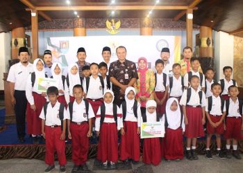 Baznas Cilacap Menjadi Orang Tua Asuh