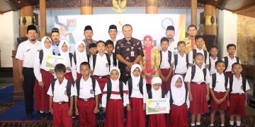Baznas Cilacap Menjadi Orang Tua Asuh