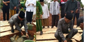 Kakankemenag Meletakkan Batu Pertama Pembangunan Masjid Wakaf