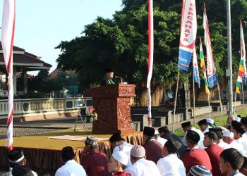 SHALAT IED, IMAM AJAK UMAT KUATKAN SILATURAHMI MENUJU BANGSA YANG BERMARTABAT