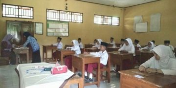 KAKANKEMENAG PANTAU UJIAN TINGKAT MI