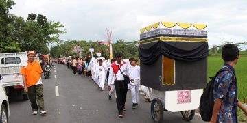 MTsN KAWUNGATEN IKUTI KARNAVAL TINGKAT KECAMATAN