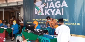 Ratusan Santri dan Pengasuh Pondok Pesantren Terima Vaksin
