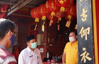 Menjelang Imlek Tahun 2022, Kepala Kankemenag Kunjungi Klenteng
