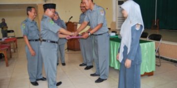 MADRASAH PENCETAK GENERASI BERKARAKTER UNGGUL