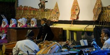 Dalang Ki Mongko Daryono, ikut meriahkan HAB Kemenag ke-76