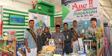 Stand Kemenag Kedodoran Layani Permintaan Jadwal Imsakiyah