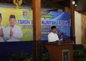 MENELADANI KEPEMIMPINAN UMAR BIN KHATTAB