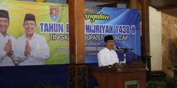 MENELADANI KEPEMIMPINAN UMAR BIN KHATTAB