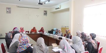 Seminar Membangun Kepribadian DWP Kankemenag Cilacap
