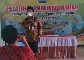 Guru Harus Terus Meningkatkan Kesholihan