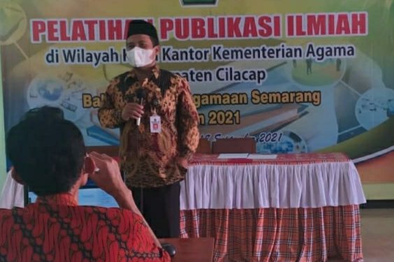 Guru Harus Terus Meningkatkan Kesholihan