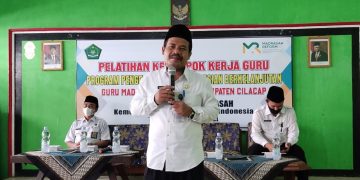 Pengembangan Keprofesian Berkelanjutan Untuk Guru MI, Digelar Di MI Al Iman Sarwadadi Kawunganten