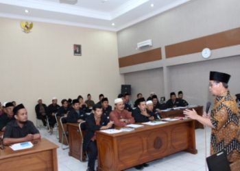 GANDENG PEMKAB, KEMENAG BIMBING TAKMIR MASJID