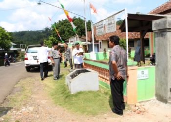 DUA KUA SEGERA TERIMA SERTIFIKAT TANAH