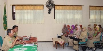 133 GURU MADRASAH MENERIMA SERTIFIKAT PENDIDIK