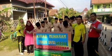 Sambut Tahun Baru, MTs Al-Mukarromah Sampang Gelar Kirab
