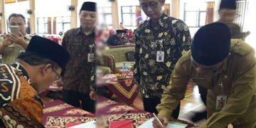 Kakankemenag Terima 304 SK Inpassing Guru Madrasah