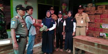 MTsN 3 Cilacap Membantu Korban Banjir Tarisi