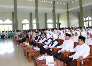 JAMAAH CALON HAJI DIIMBAU ANTASIPASI CUACA PANAS