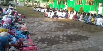 Pendidikan Langsung, MTsN 5 Cilacap Menggelar Shalat Idul Adha Bersama