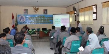 SAMBIL DUDUK MANIS DANA PENSIUN CAIR