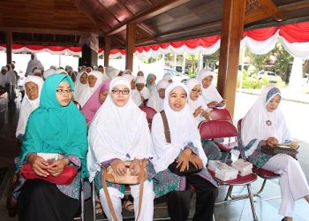 BUPATI CILACAP MELEPAS 812 JAMAAH CALON HAJI