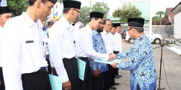 16 PEGAWAI HONORER LULUS TES 2013 BELUM TERIMA SK