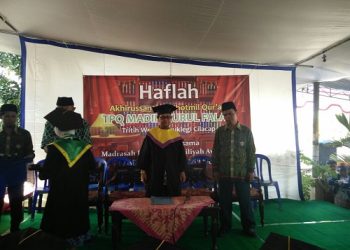 KAKANKEMENAG MEWISUDA 35 SANTRI MADIN NURUL FALAH
