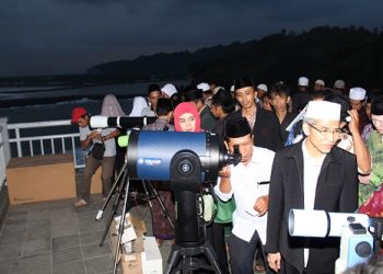 KEMENAG CILACAP GELAR RUKYATUL HILAL DI PANTAI PEDALENG
