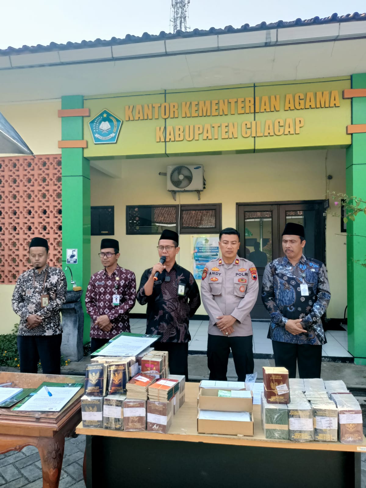 Kemenag Cilacap Musnahkan Puluhan Ribu Buku Nikah, Cegah Pemalsuan dan Penyalahgunaan